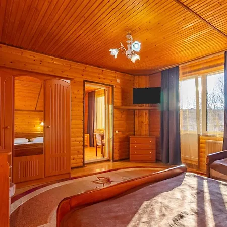 гуцульська світлиця Hotel Bukovel