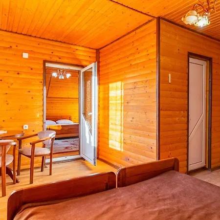 гуцульська світлиця Hotel